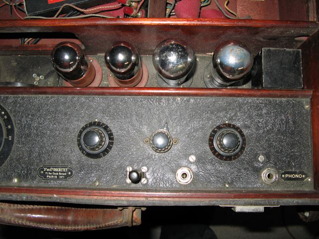 06-DUCRETET-RADIO-VALISE-19293800-S.JPG